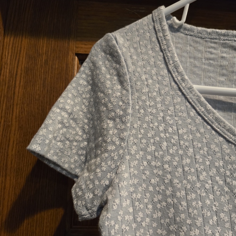 Brandy Melville Cream Fitted Button Down Shirt - Picture 14 of 15